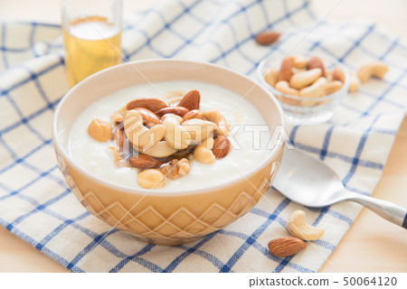 堅果和蜂蜜酸奶 堅果和蜂蜜酸奶 50064120
