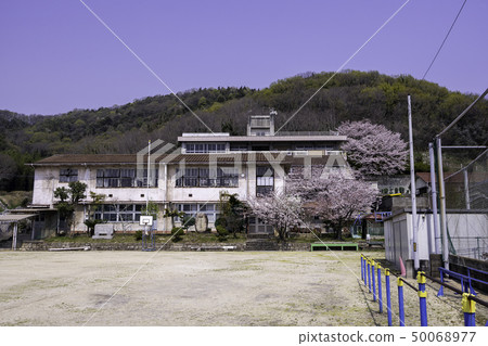 Sasaoka, Okayama Prefecture Sasaoka Oshima East Elementary School Sasaoka, Okayama Prefecture Sasaoka Oshima East Elementary School 50068977