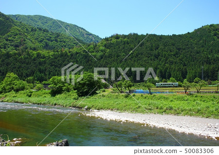 新鮮的綠色Tarumi鐵路線 50083306