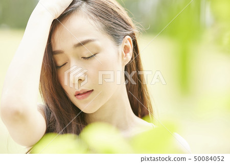 Women beauty 50084052