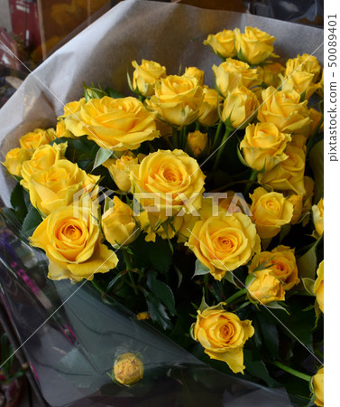 Yellow rose bouquet Yellow rose bouquet 50089401