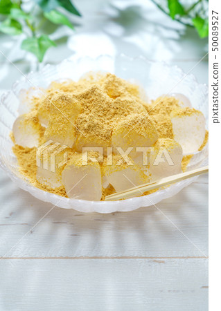 Warabimochi  50089527