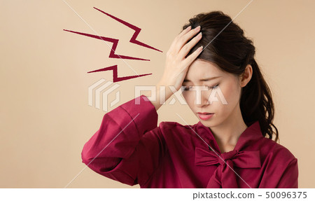 Headache woman 50096375