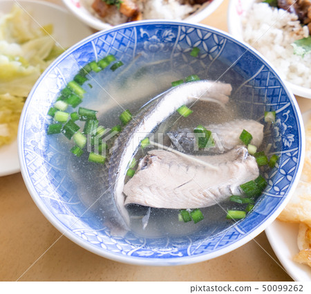 檸檬魚魚皮熱水魚熱水牛奶魚皮湯牛奶魚皮湯 50099262