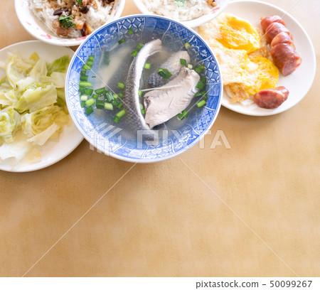 檸檬魚魚皮熱水魚熱水牛奶魚皮湯牛奶魚皮湯 50099267