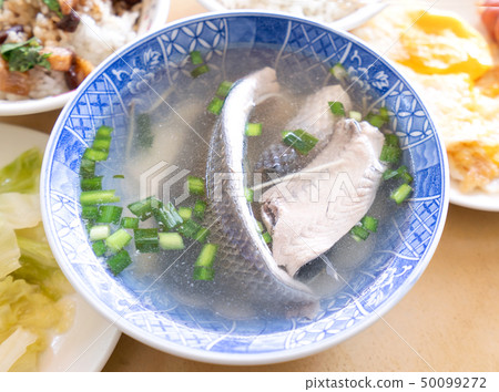 檸檬魚魚皮熱水魚熱水牛奶魚皮湯牛奶魚皮湯 50099272