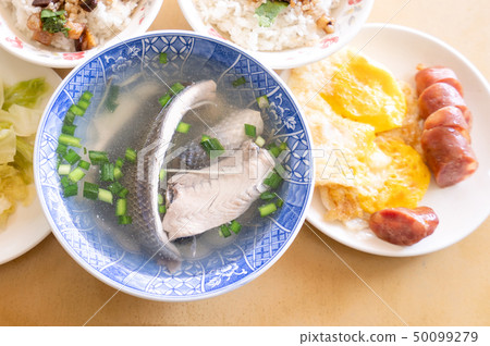 檸檬魚魚皮熱水魚熱水牛奶魚皮湯牛奶魚皮湯 檸檬魚魚皮熱水魚熱水牛奶魚皮湯牛奶魚皮湯 50099279