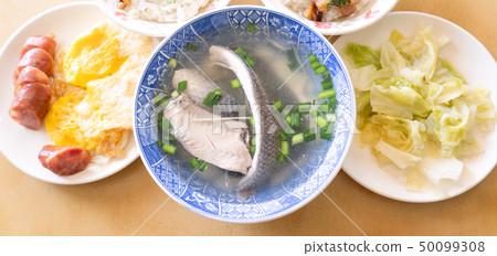 檸檬魚魚皮熱水魚熱水牛奶魚皮湯牛奶魚皮湯 50099308
