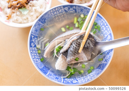 檸檬魚魚皮熱水魚熱水牛奶魚皮湯牛奶魚皮湯 50099326