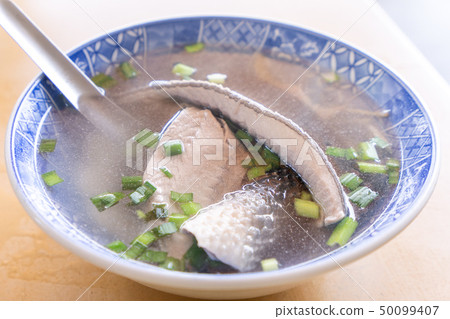 檸檬魚魚皮熱水魚熱水牛奶魚皮湯牛奶魚皮湯 50099407