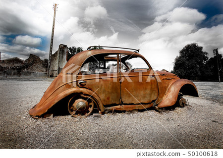 Ruins of houses destroyed by bombardment 50100618