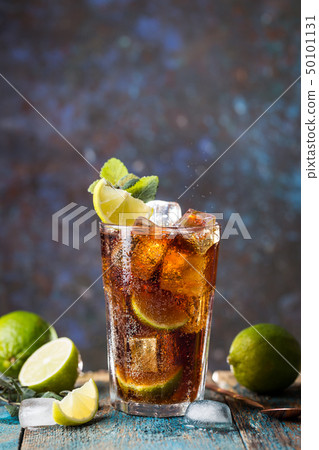 Fresh made Cuba Libre 50101131