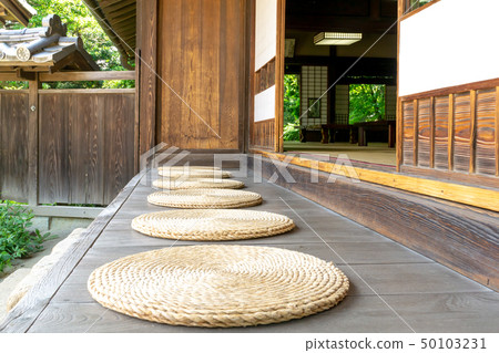 Old folk house wet rim Old folk house wet rim 50103231