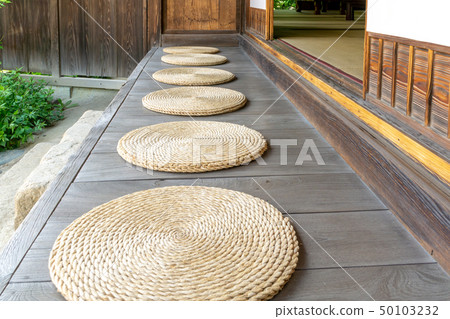 Old folk house wet rim Old folk house wet rim 50103232