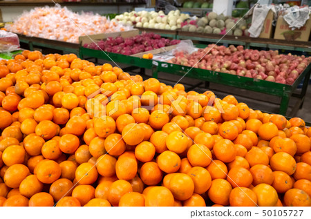 orange fruit stacked on the marketplace orange fruit stacked on the marketplace 50105727