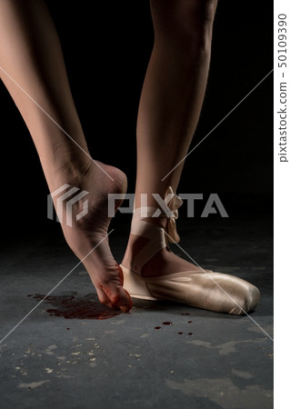 Ballet dance feet in pointe and without shot 50109390