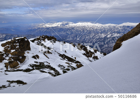 Snowy season [Spring] Tosegawa mountain range from Oze Shibutsuyama 50116686