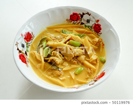 Nitta bean sprouts curry with pork and bamboo Nitta bean sprouts curry with pork and bamboo 50119976