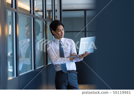 商人,筆記本電腦,辦公室,企業形象 商人,筆記本電腦,辦公室,企業形象 50119981