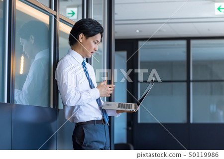 商人,筆記本電腦,辦公室,企業形象 商人,筆記本電腦,辦公室,企業形象 50119986