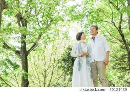 Fresh couple in fresh green 50121489