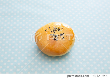 在房子裡做麵包 50121946