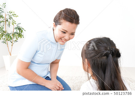 Children who treat dental caries Children who treat dental caries 50123786