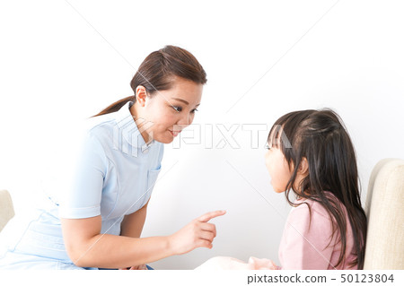 Children who treat dental caries Children who treat dental caries 50123804