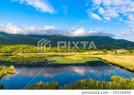 "Hokkaido" summer Shiretoko · Shiretoko mountains and Shiretoko Lake 50126408