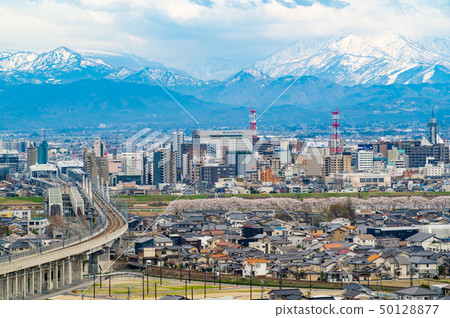 從富山山哈哈富山市區和立山山峰觀看2010.04 d-4 50128877