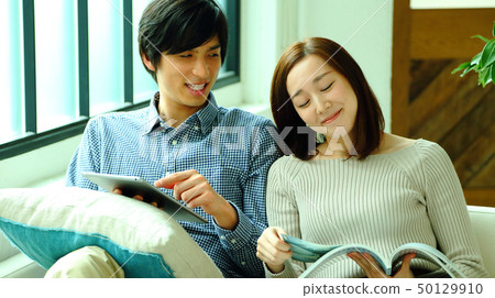 花費假日的夫婦的圖像 花費假日的夫婦的圖像 50129910