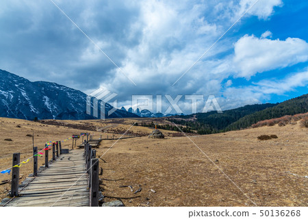 China Lijiang Jade Dragon Snow Mountain China Jade Dragon Snow Mountain 50136268