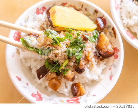 Braised pork rice Taiwanese-style meat soboro bowl roulow fan 50137833
