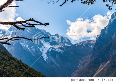 China Lijiang Jade Dragon Snow Mountain China Jade Dragon Snow Mountain 50139443
