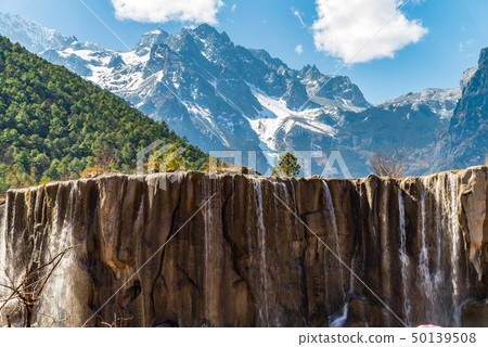 China Lijiang Jade Dragon Snow Mountain China Jade Dragon Snow Mountain 50139508