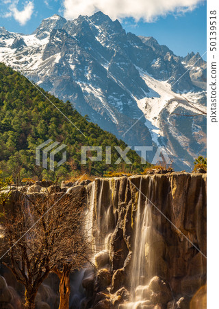 China Lijiang Jade Dragon Snow Mountain China Jade Dragon Snow Mountain 50139518