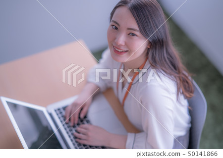 Office Woman Female 1 Casual Meeting 20's 30's Business Indoor PC Top view 50141866