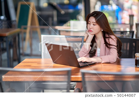 女商人,經商,業務,筆記本電腦,應力 女商人,經商,業務,筆記本電腦,應力 50144007