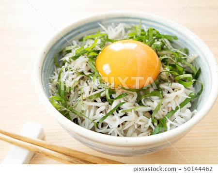 Pot-fried shiitake on rice Pot-fried shiitake on rice 50144462
