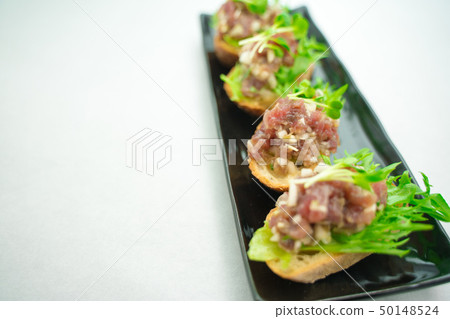Open sand with marinated salmon 50148524