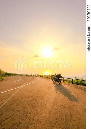 在黃昏的鳥海藍線 50156505