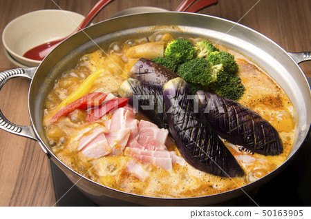 豬肉玫瑰和蔬菜咖哩罐 豬肉玫瑰和蔬菜咖哩罐 50163905