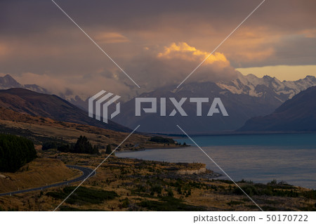 新西蘭早晨黎明在普卡基湖上 50170722