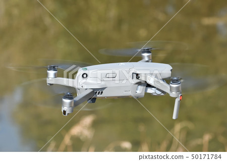 緊湊型無人機僅適用於航空攝影 緊湊型無人機僅適用於航空攝影 50171784