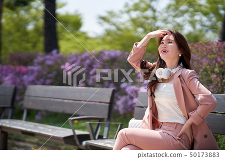 女商人,事務,斷裂,耳機 女商人,事務,斷裂,耳機 50173883