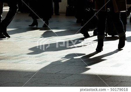 人和腳剪影 50179018