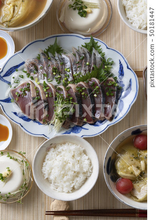 與三文魚Tataki的健康食物 與三文魚Tataki的健康食物 50181447