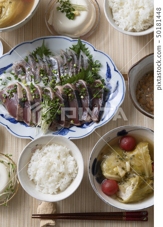 與三文魚Tataki的健康食物 與三文魚Tataki的健康食物 50181448