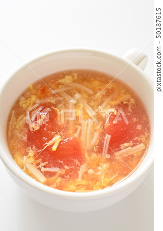 番茄和金針菇湯 50187615