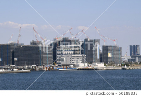 日本的東京都市風景我想看運動員村等正在建設中 50189835
